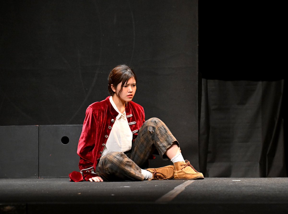 Theater_IO's tweet photo. 金沢若手俳優シアタープロジェクト『初恋』 

全員何かが欠けていました。
そして全員何かを求めていました。
(20代 男性)

主演の最後のセリフに感動しました。
街を行きかう人々の演出もすてきでした。
(50代 男性)

Photo by ハヤシハジメ

まもなく配信終了🌇
▶︎▶︎ https://t.co/eqXUlMx6f7 https://t.co/GjiecNkGqb