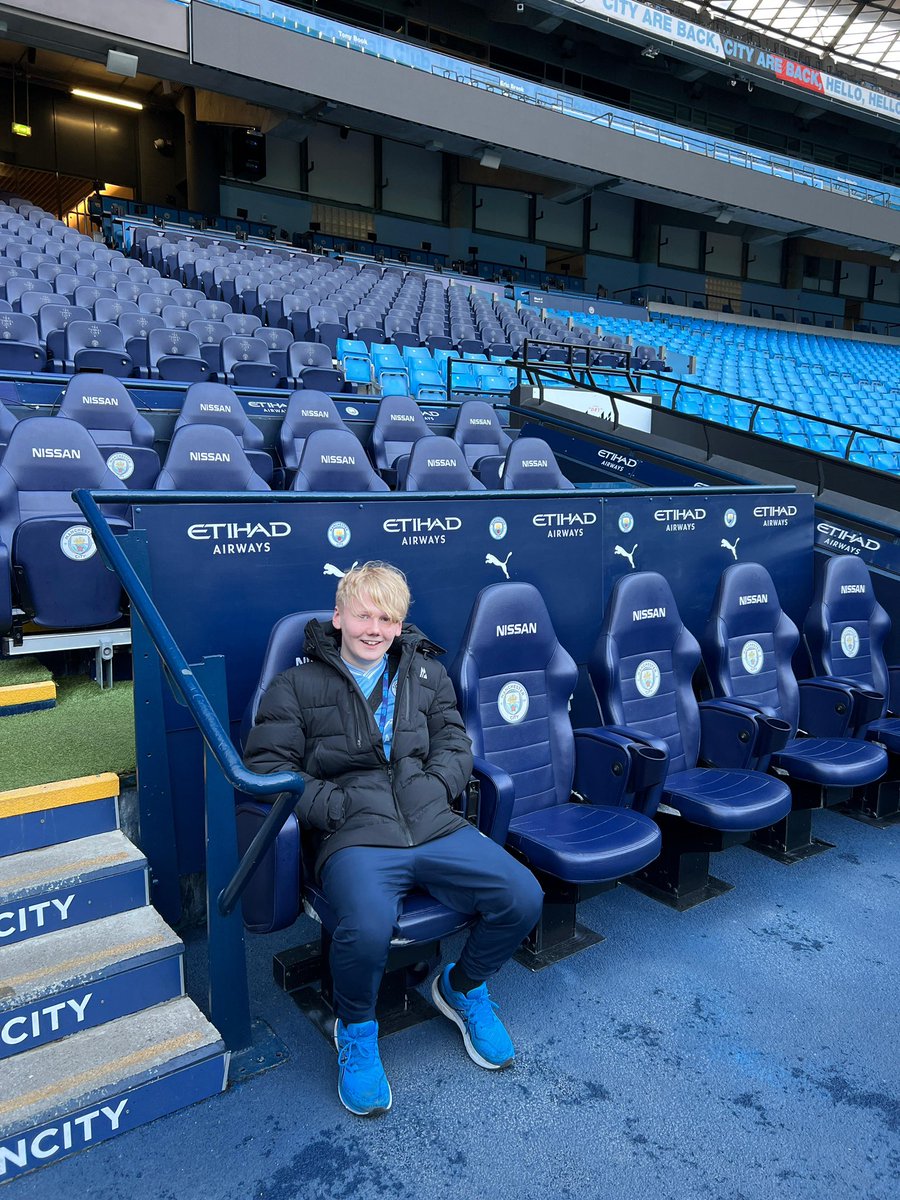 esteemeducators's tweet photo. At Esteem Educators, we understand the importance of balancing focused learning with well-deserved rewards ⚖️

Recently, one of our mentors took their student on the Manchester City grounds tour - a perfect mix of fun and education! ⚽️

#EsteemEducators #AlternativeProvision https://t.co/qcqU1TiwLL