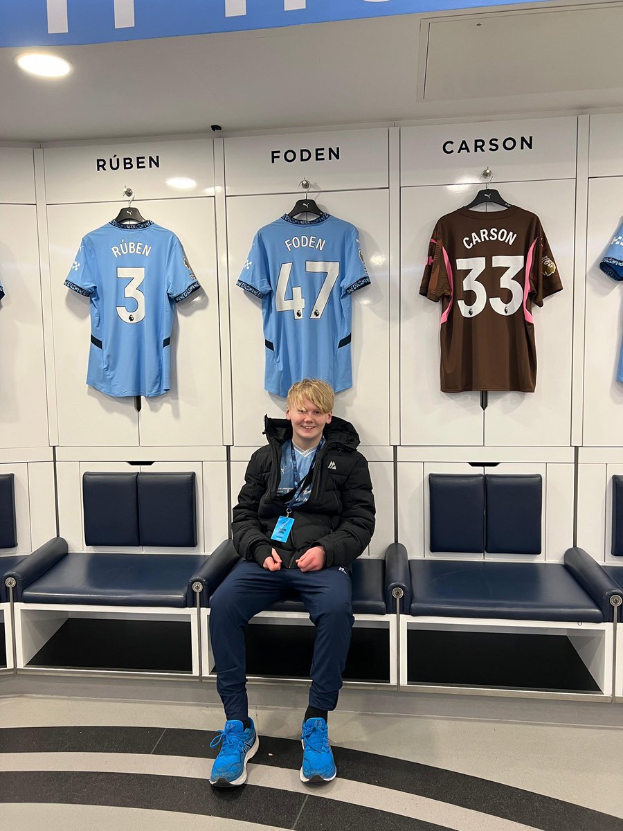 esteemeducators's tweet photo. At Esteem Educators, we understand the importance of balancing focused learning with well-deserved rewards ⚖️

Recently, one of our mentors took their student on the Manchester City grounds tour - a perfect mix of fun and education! ⚽️

#EsteemEducators #AlternativeProvision https://t.co/qcqU1TiwLL