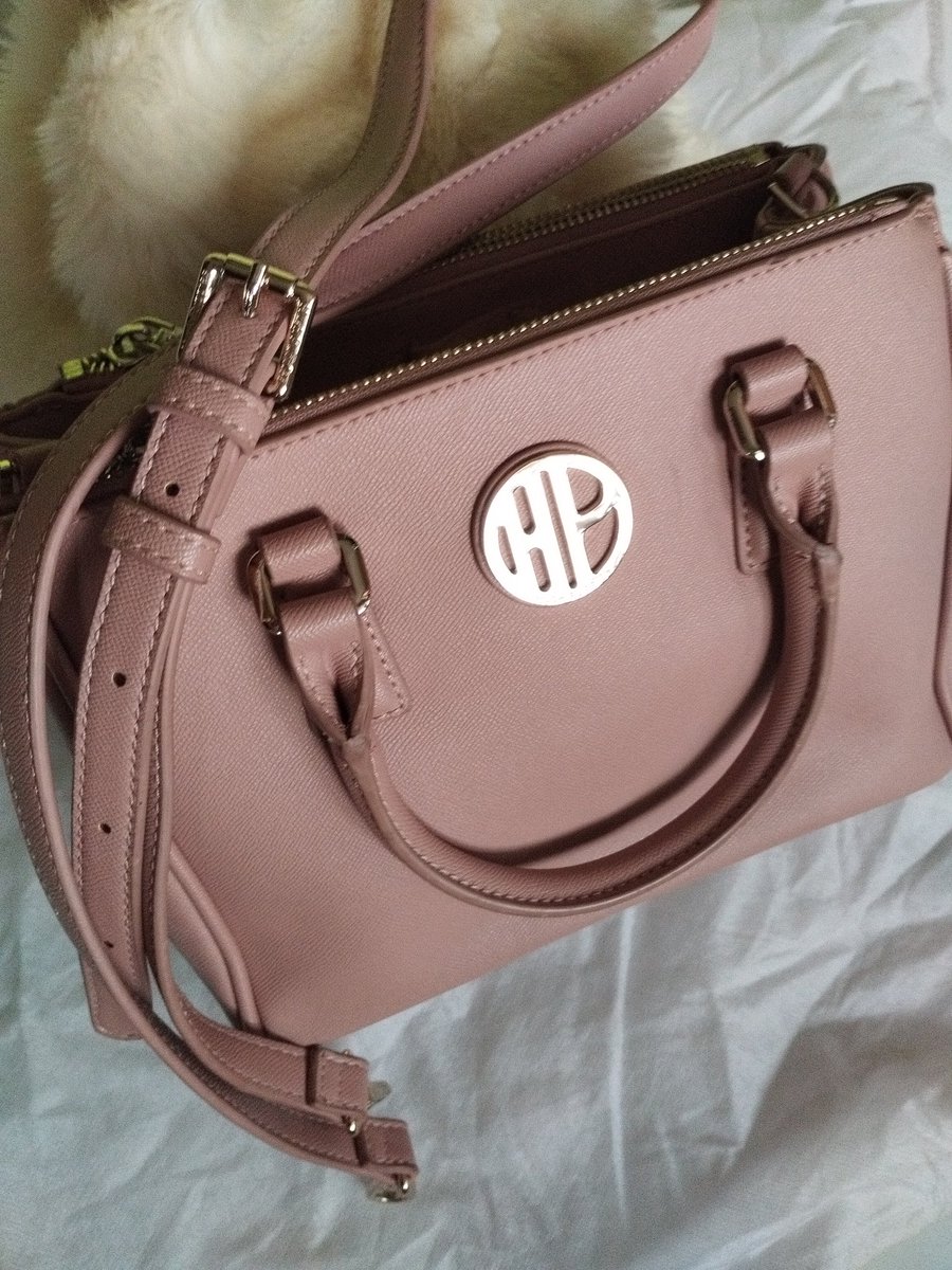 mandaaitsme's tweet photo. WTS / PRELOVED

preloved tas hush puppies type anjoe satchel size (M)
baru kepake 2x buat ke nikahan temen (ngepas-in seragam bridesmaid)
lengkap dustbag yaa
beli di zalora
open 500 aja lagi BU banget🥲
ready shopee/carousell ya https://t.co/lYGj0hmKRk