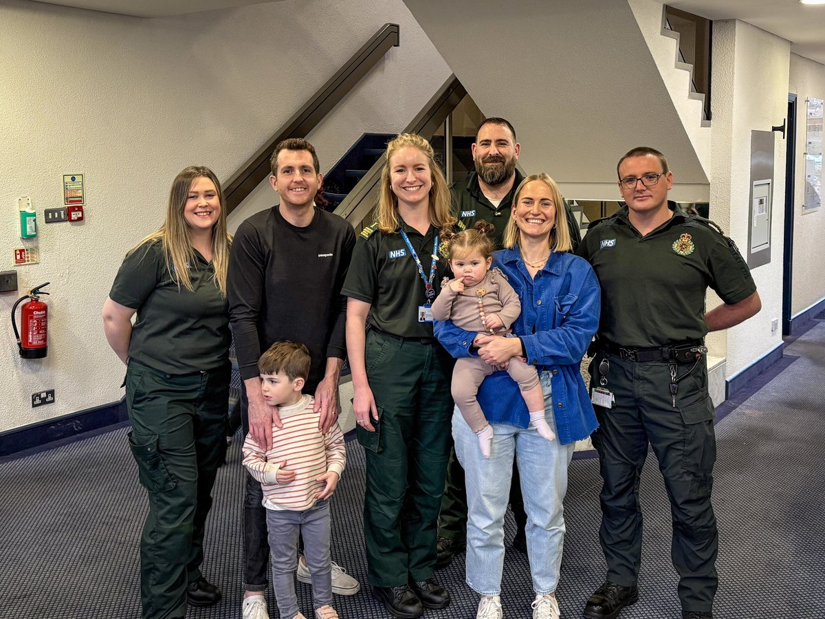 A woman from Greater Manchester who unexpectedly gave birth at home has been reunited with ambulance staff who helped with the delivery of her daughter.
 
Read more: nwas.nhs.uk/news/a-woman-f…