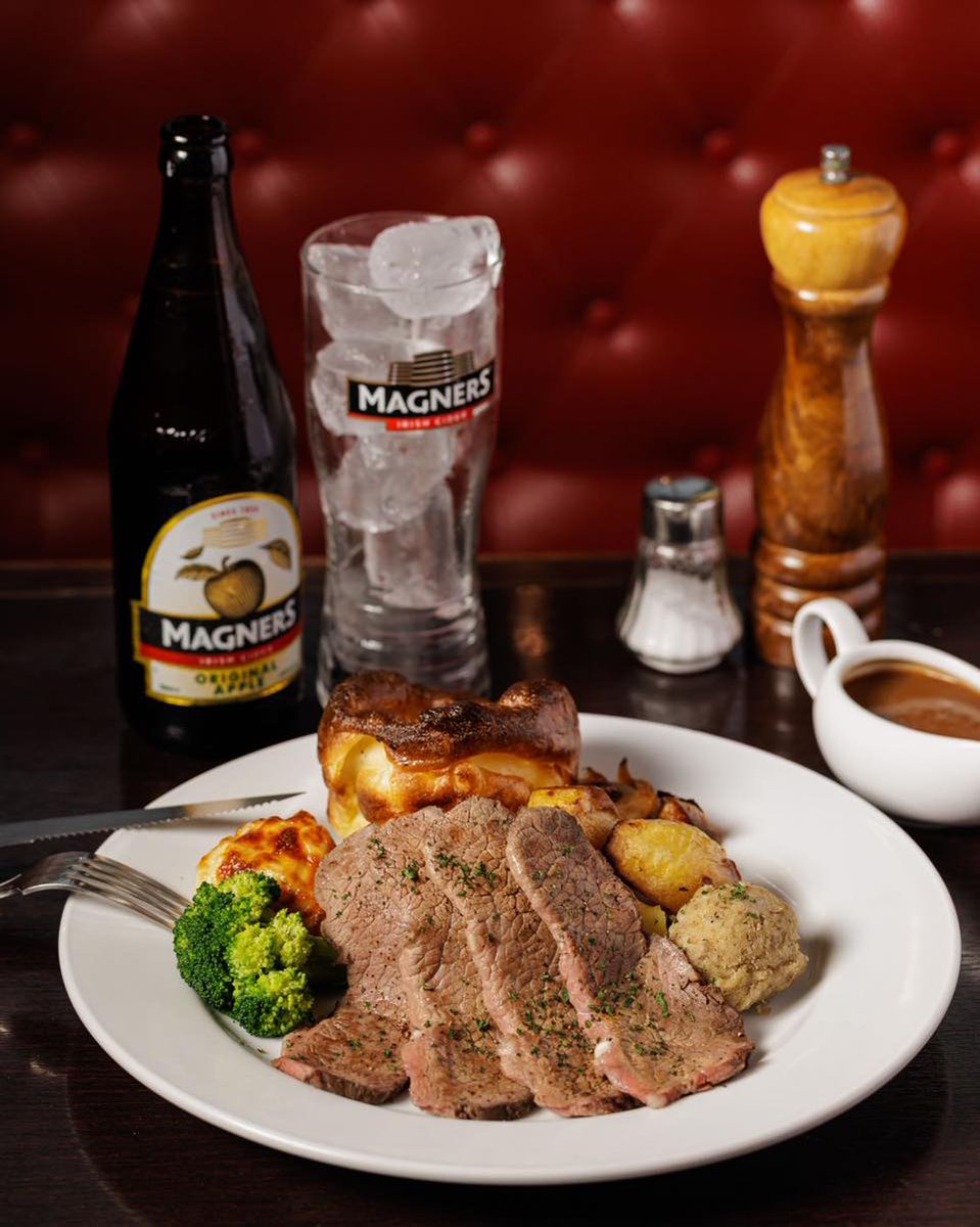 Make your Sunday special at Scruffy Murphy’s! 
From 12 noon, enjoy a traditional Sunday Roast with your choice of beef, lamb, pork, or chicken, each served with classic sides to make your meal complete.