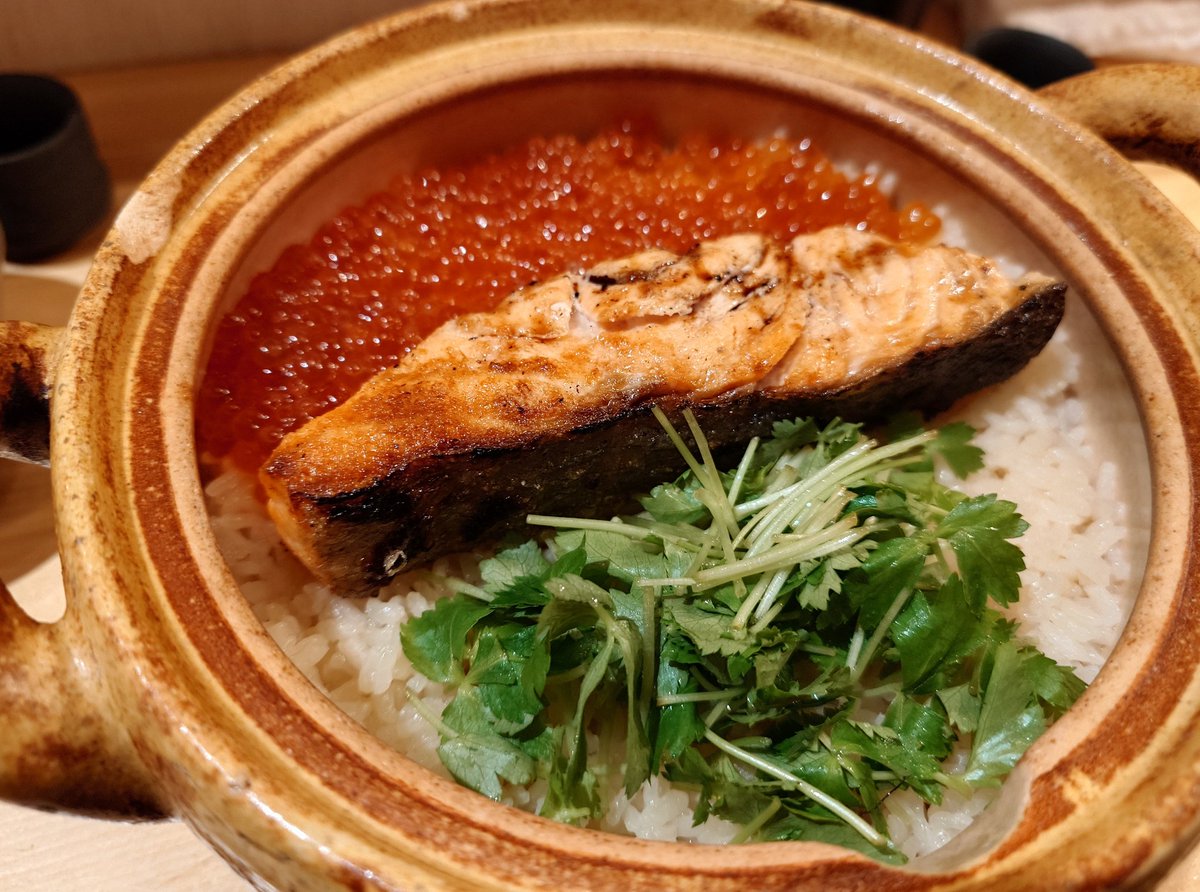 maigonahibi's tweet photo. 土鍋ご飯と日本酒、他のお料理も美味しくて幸せだった〜。 https://t.co/CFAADr4LvY