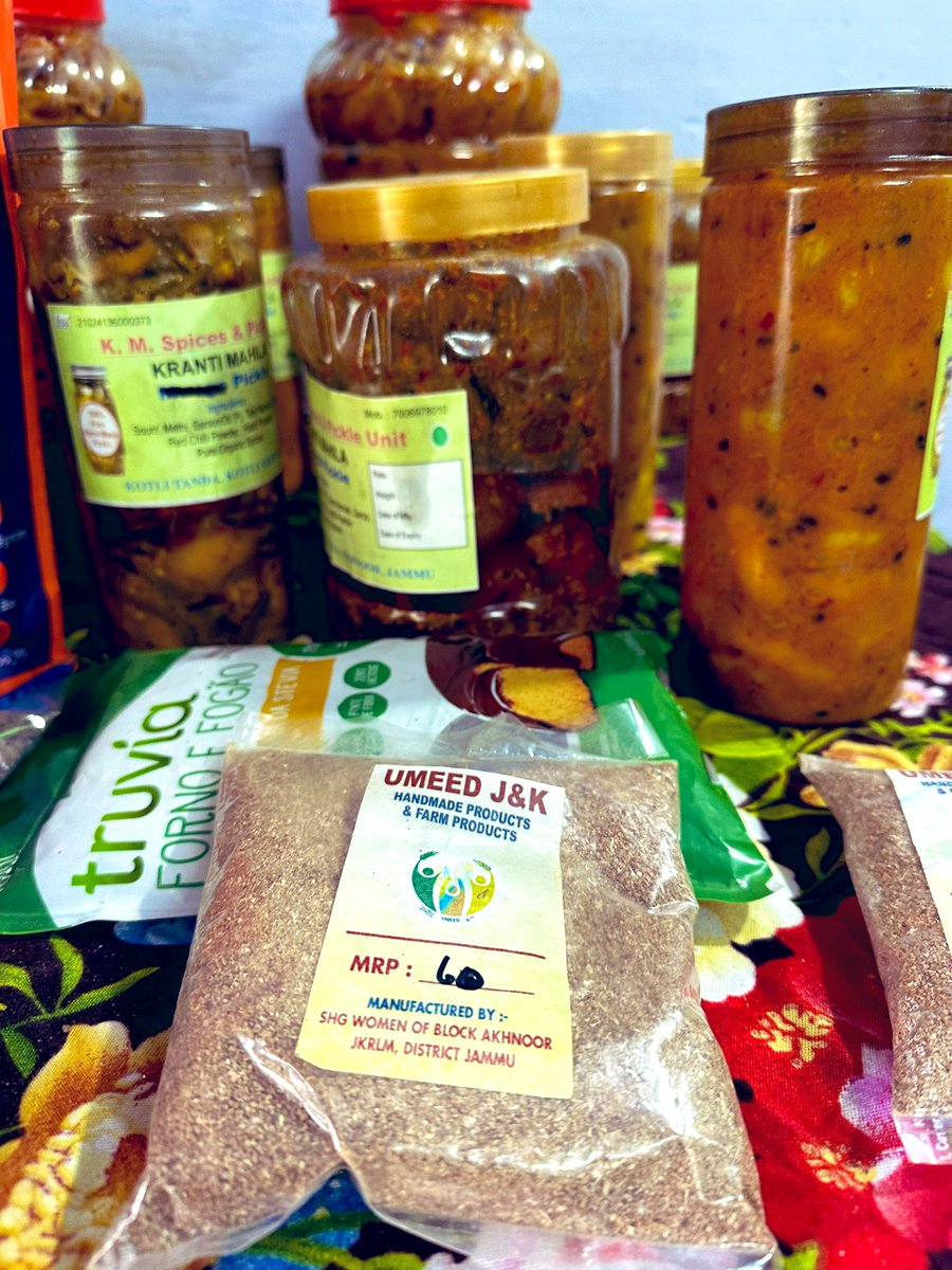 talkwithRanjeet's tweet image. Hello Jammu. 
Yesterday i went to #Dogra Rasoi at #Akhnoor run by local women Self Helf Group.Food is too delicious.You all must go &amp;amp; try local cuisine.
#bevocalforlocal #Akhnoor @BDOAkhnoor @OmarAbdullah @Surinderch55  @MCommitttee2 @MDJKSRLM @UmeedAkhnoor