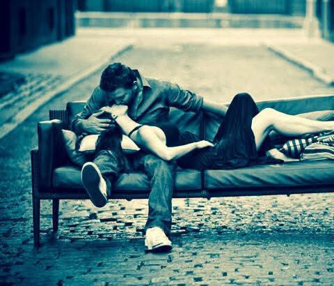 bleuedetoi1's tweet image. Monsieur, J’aimerais que vous soyez le baiser du matin, le dompteur de ma plume, le sourire des heures laborieuses, la ferveur de ma vie, l&apos;apaisement de ma nuit. #WhatElse ?
#BonAppetit