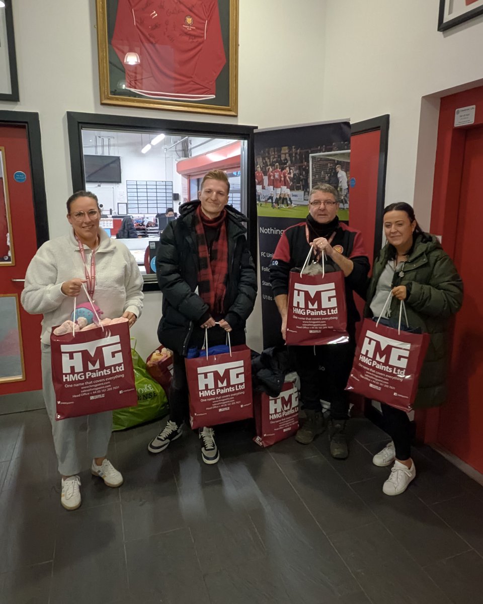 HMG Paints Ltd 🇬🇧 (@hmgpaints) on Twitter photo HMG are keeping Manchester warm this winter! ❤️
Today, the HMG Paints team travelled down to Broadhurst Park to showcase our support for <a href="/FCUnitedMcr/">FC United of Manchester 🟥⬜⬛</a> , in support of the Big Coat Day initiative!
Let's continue to support our community this December. ❄️ HMG are keeping Manchester warm this winter! ❤️
Today, the HMG Paints team travelled down to Broadhurst Park to showcase our support for <a href="/FCUnitedMcr/">FC United of Manchester 🟥⬜⬛</a> , in support of the Big Coat Day initiative!
Let's continue to support our community this December. ❄️