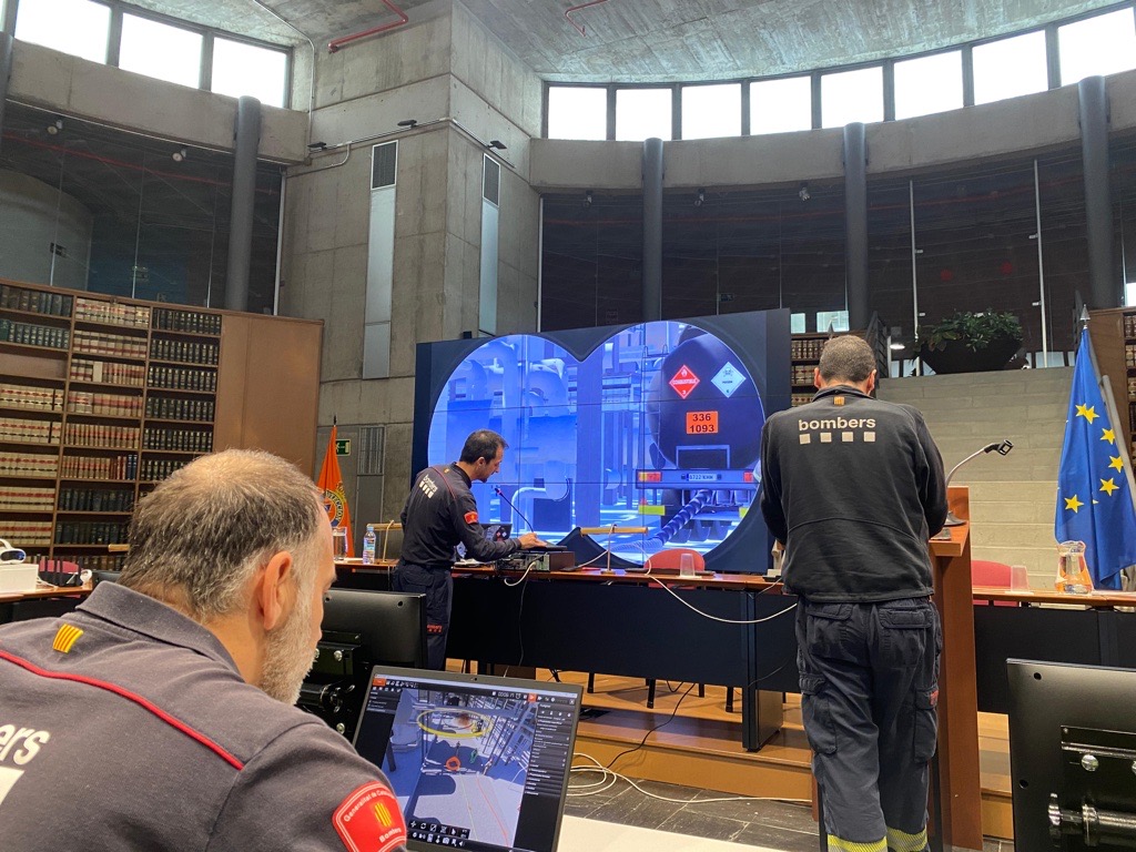 El Grup de Recerca per la Innovació en la Formació (GRIF) ha participat en un taller #NRBQ de demostració d'exercici de simulació dual amb diferents cossos d'emergències estatals amb els objectius:

✅presa de decisió
✅planificació tàctica
✅coordinació entre comandaments