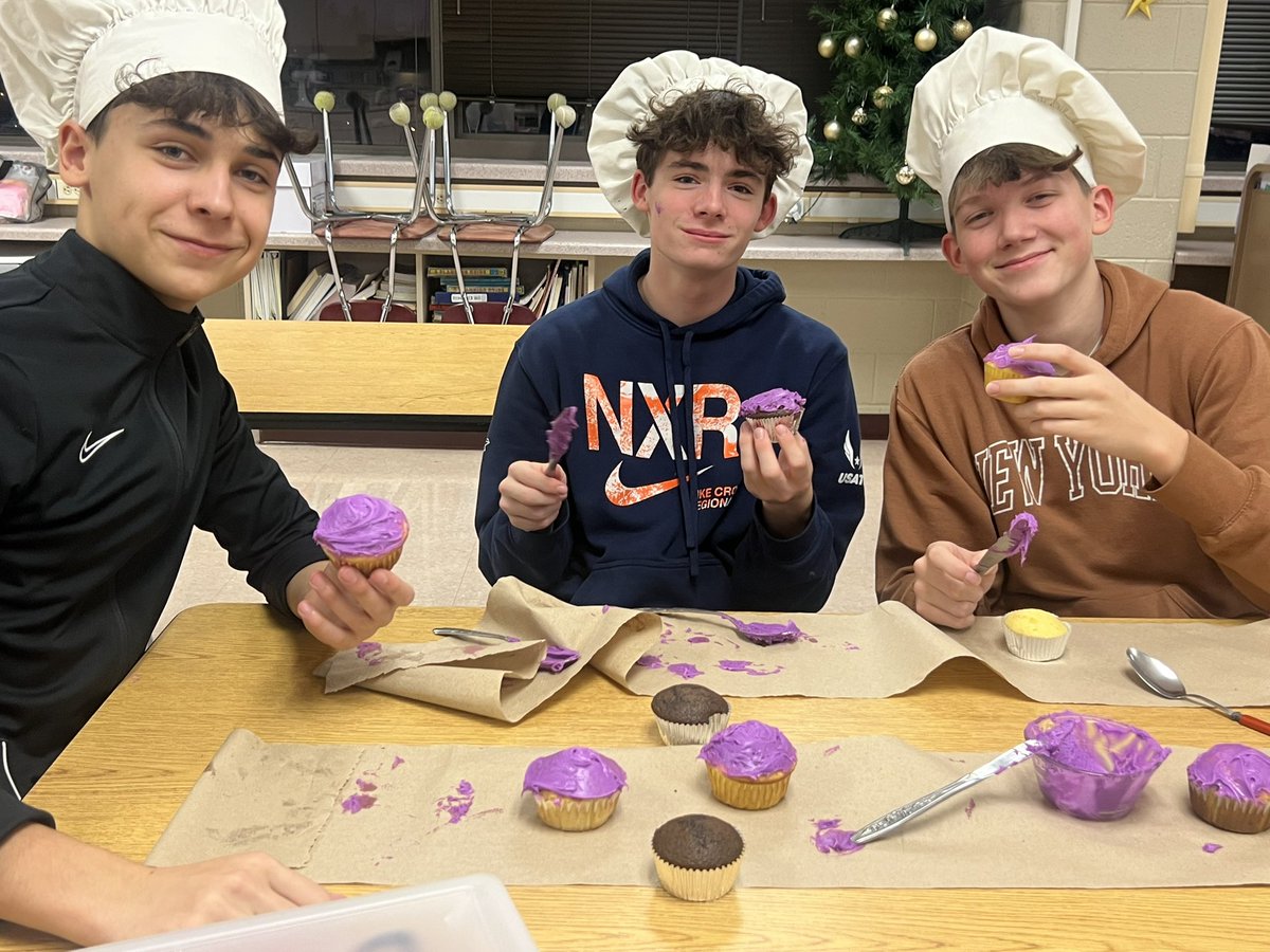 menhsfbla's tweet photo. Prematurity Awareness Fundraiser
Head out to the MHS boys’ basketball games tonight!!  FBLA(Future Business Leaders of Amercia) will be selling purple cupcakes and cotton candy to show support for March of Dimes- Prematurity Awareness!  All proceeds will be donated💜💜 https://t.co/0SVyHFpvFg