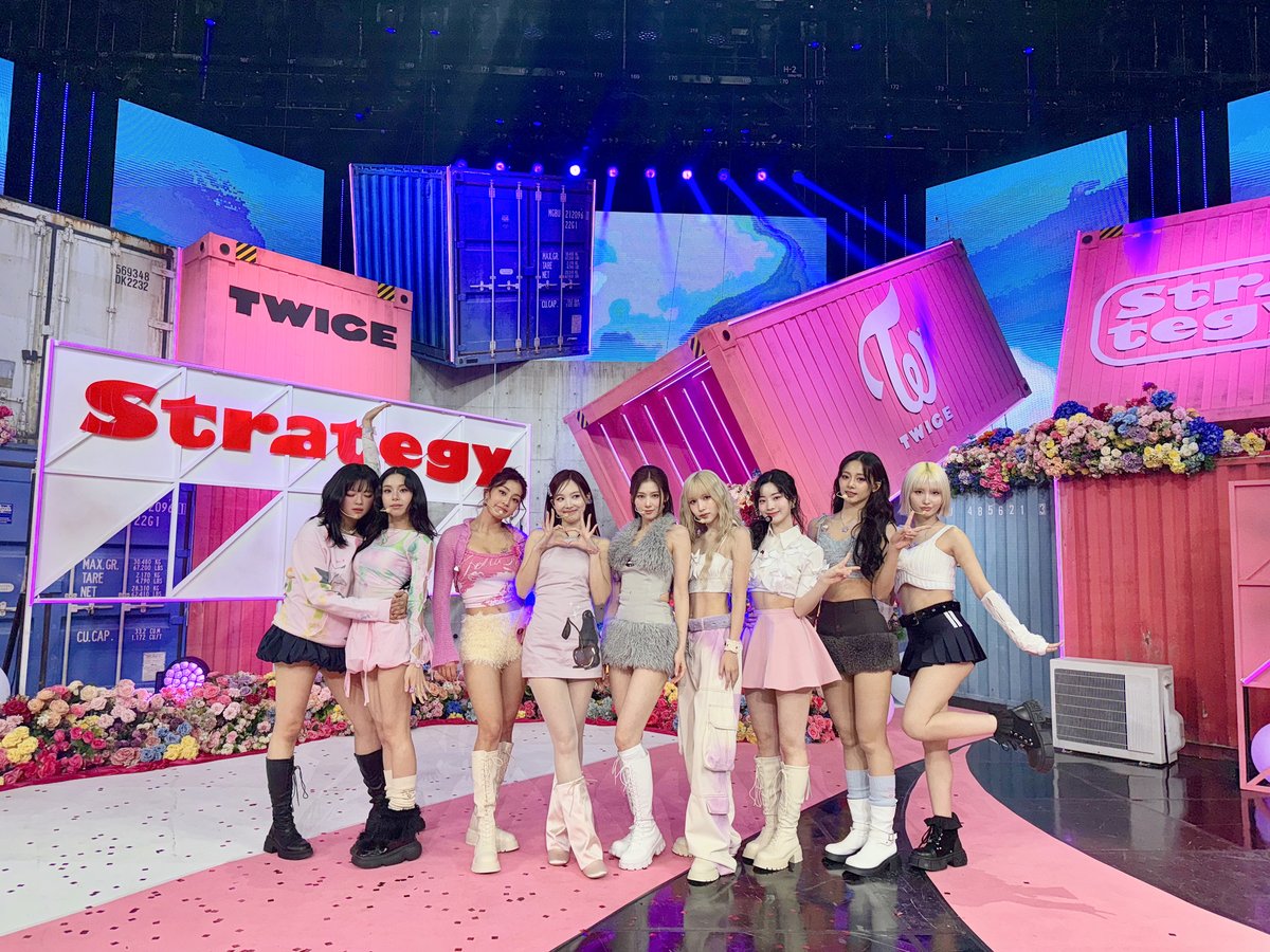 TWICE &amp; Music Bank 

Winning is our trademark👑

TWICE “Strategy (feat. Megan Thee Stallion)”이 뮤직뱅크 12월 2주 K-차트 1위에 올랐습니다!🏆 원스분들 감사합니다🩷

TWICE “Strategy (feat. Megan Thee Stallion)” is #1 on Music Bank’s K-chart this week!🏆 Thank you ONCE🩷

🔗