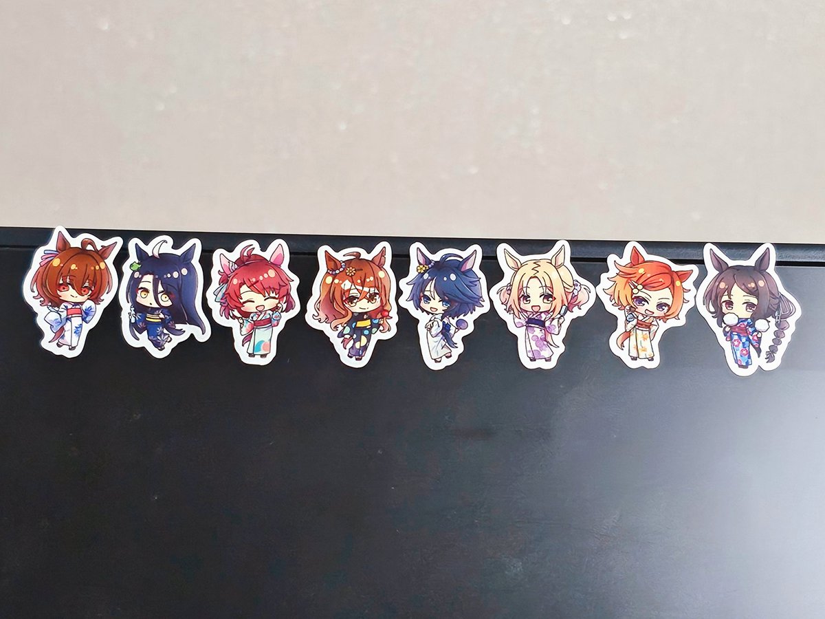 조각스티커랑 특전용 씰스티커🎆✨️
씰 사이즈가 딱 좋게 나와서 맘에들어요☺️