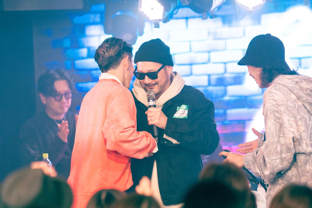 RAPOBAKE's tweet image. CAKE-Kさんと"Age of Kick"を披露👻👻👻👻

12月23日には20年ぶりとなるCAKE-Kさんの2nd アルバム【TIME IS UP】の配信がスタートします！
”Age of Kick feat.ラップオバケ"も収録されます！

#ラップオバケヤシキ8
#ラップオバケ #CAKEK
#ageofkick