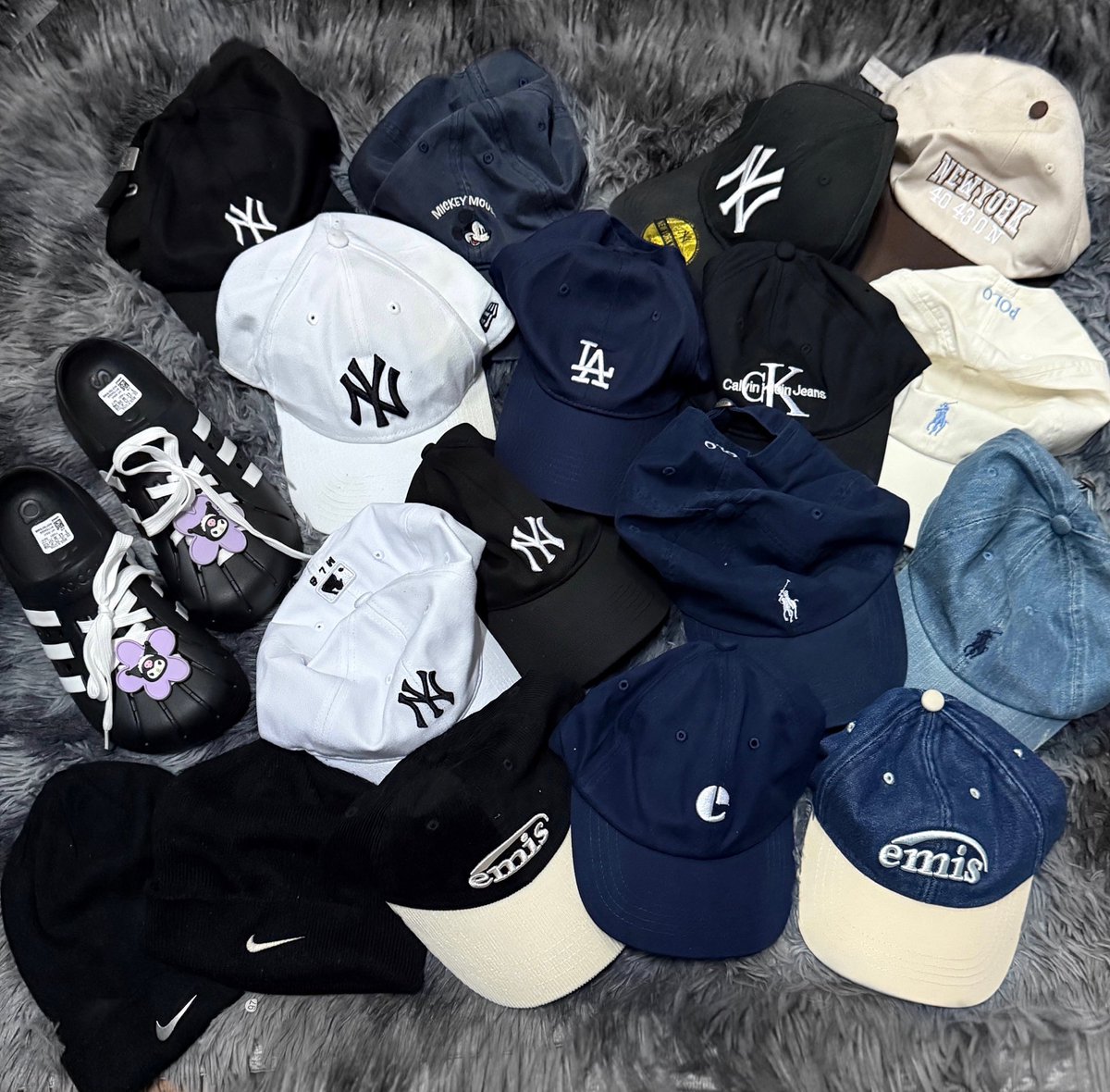 s____1996y's tweet photo. 🧢 มีมานิดหน่อยงับ มือ2 ของแท้ราคาเบาๆ ꒰•◡̎•꒱❕มีหมวกแจก❕
 ✿ ลงพรุ่งนี้ (14/12/67) 19.00 เป็นต้นไป ◡̎
 🛒ปัก+รี ค่าส่ง 35฿ 
🔘สั่งซื้อ dm or mention 
#โล๊ะตู้ #โล๊ะตู้มือสอง #ส่งต่อ #ส่งต่อเสื้อผ้ามือสอง #ส่งต่อเสื้อผ้ามือ2 #ส่งต่อหมวก #หมวกpolo #หมวกมือสอง #ส่งต่อcintage #ส่งต่อstylist
