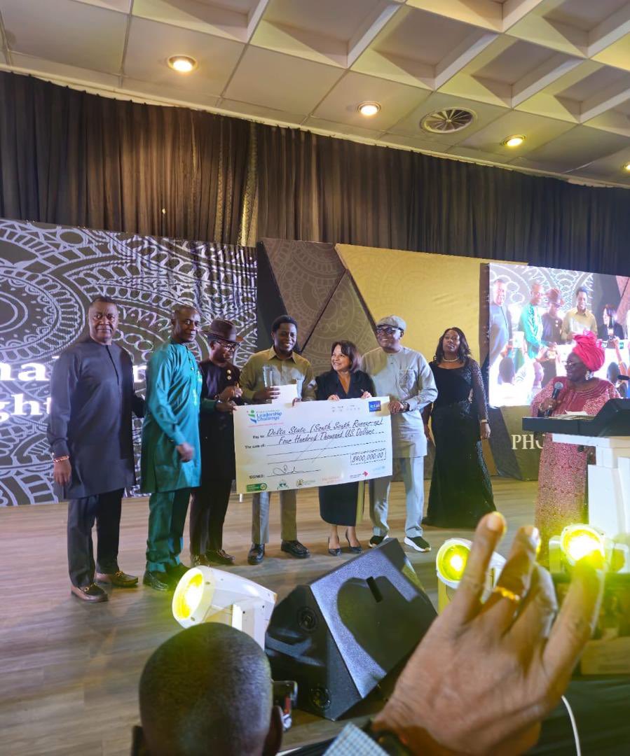 DSGovernment's tweet photo. Yesterday, Delta State was awarded $400,000 in the Primary Healthcare Leadership Challenge organized by the Nigerian Governors Forum in partnership with the Bill and Melinda Gates Foundation. 

The award recognizes the state’s outstanding performance in primary healthcare management under Governor Sheriff Oborevwori’s administration. It also marks the first time Delta State is being recognized in the competition which aims to improve grassroots healthcare access across Nigeria.

Speaking after receiving the award, Dr. Joseph Onojaeme, Commissioner for Health, disclosed that Governor Oborevwori’s notable effort to improve the healthcare sector in the state by way of approval for the renovation of over 150 primary healthcare centers (PHCs), also played a key role in the achievement.