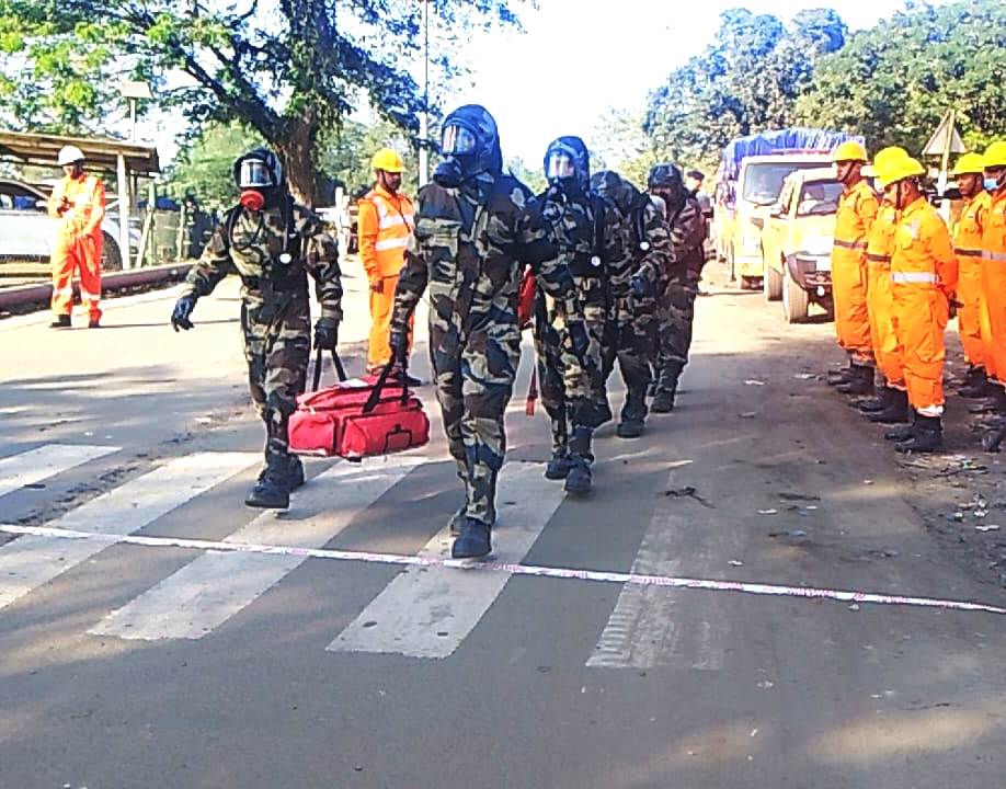 12bnndrf's tweet photo. #12NDRF conducted Joint  #Mock Exercise on Oil Pipe Leakage Scenario at #Tinsukia #Assam in coordination with IOCL, Digboi Refinery authority and other stakeholders https://t.co/CDCMabOBAF