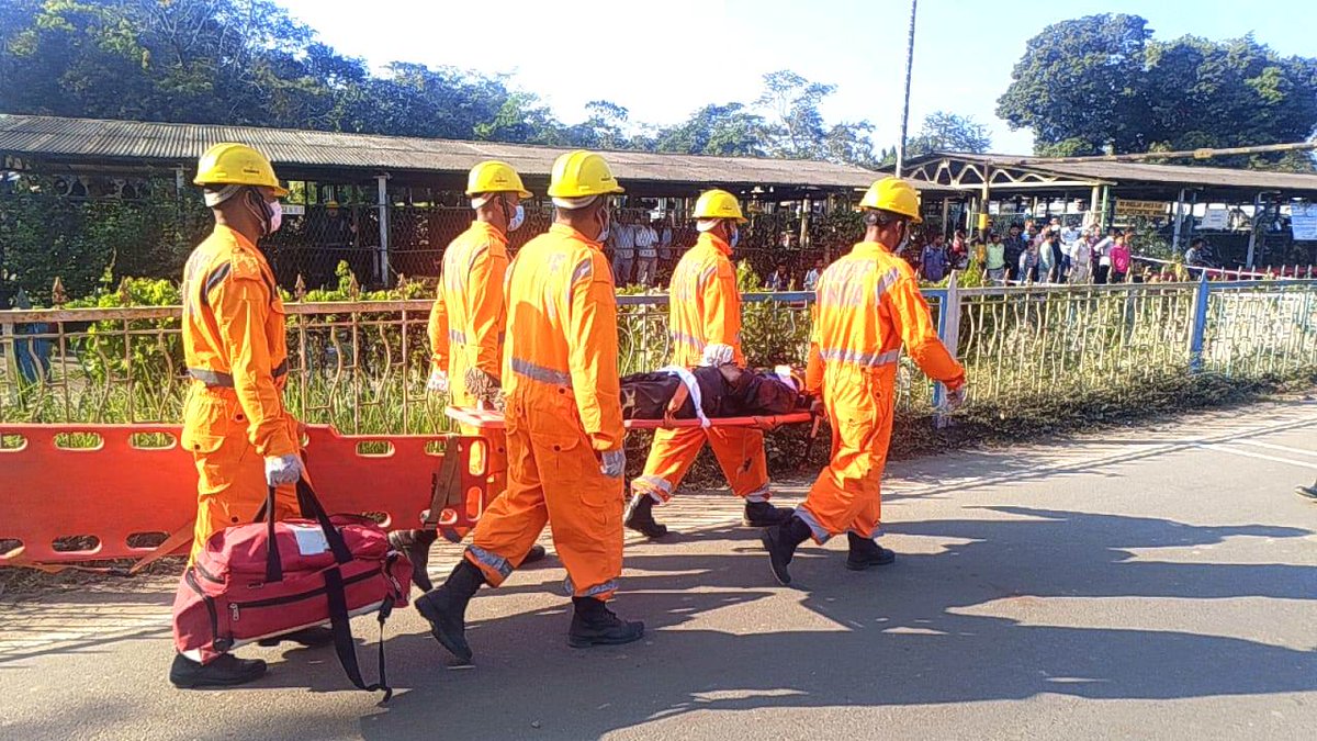 12bnndrf's tweet photo. #12NDRF conducted Joint  #Mock Exercise on Oil Pipe Leakage Scenario at #Tinsukia #Assam in coordination with IOCL, Digboi Refinery authority and other stakeholders https://t.co/CDCMabOBAF