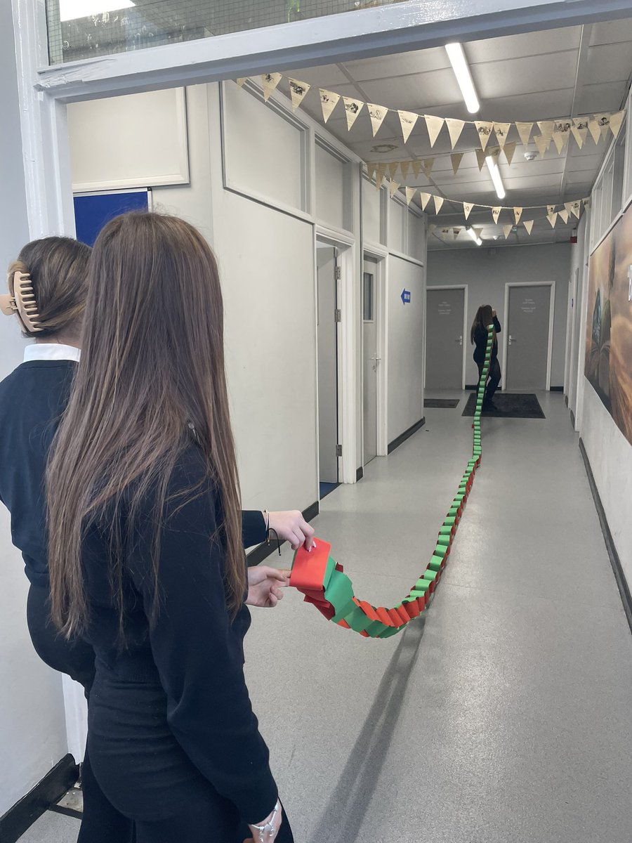 BedwasEnglish's tweet photo. Year 9 showing full commitment to the paper chain challenge… https://t.co/EXIbEn1TgB