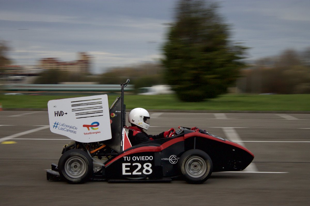 UniovieRacing's tweet photo. Tarde de pruebas con Habrok 🏎️🦅⚡️ @epigijon @uniovi_info
#formulastudent #fss #uniovi #uniovietechracing #fssteam https://t.co/XElNBCkFaH