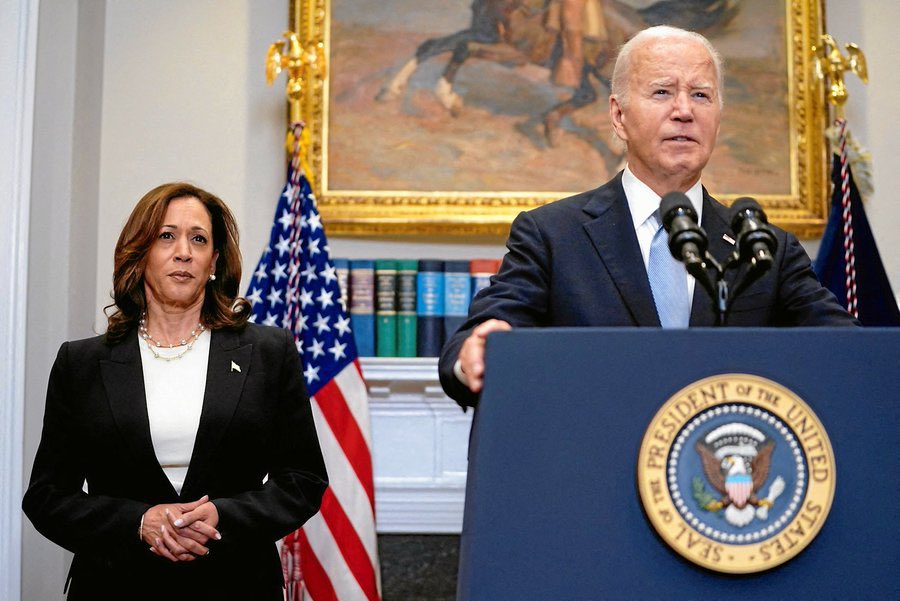 bluhue123's tweet photo. Voting experts warn of ‘serious threats’ for 2024 from election equipment software breaches

They officially asked President Biden to investigate the 2024 Election

Should President Biden do it?

Yes 👍 
No 👎 https://t.co/o4DjMVxk18