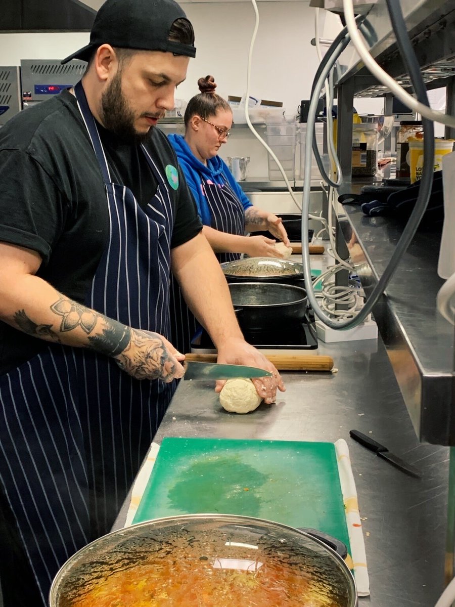 wwfcfoundation's tweet photo. 🧑‍🍳 Cooking masterclass from @Wolves Head Chef Luke Hitchins & Mitch Lane!

🍽️ Last week, some of our participants from our #BuildingBrighterFutures programme took part in a cooking workshop at Molineux.

Participants learned how to create delicious and budget-friendly meals using simple ingredients, all while picking up skills and tips from Luke and Foundation ambassador Mitch. 🗣️

Huge thanks to Luke & Mitch for their support, and look out for more workshops coming soon! 🤝

📩 If you're interested in taking part, please email ollielocker@wolves.co.uk