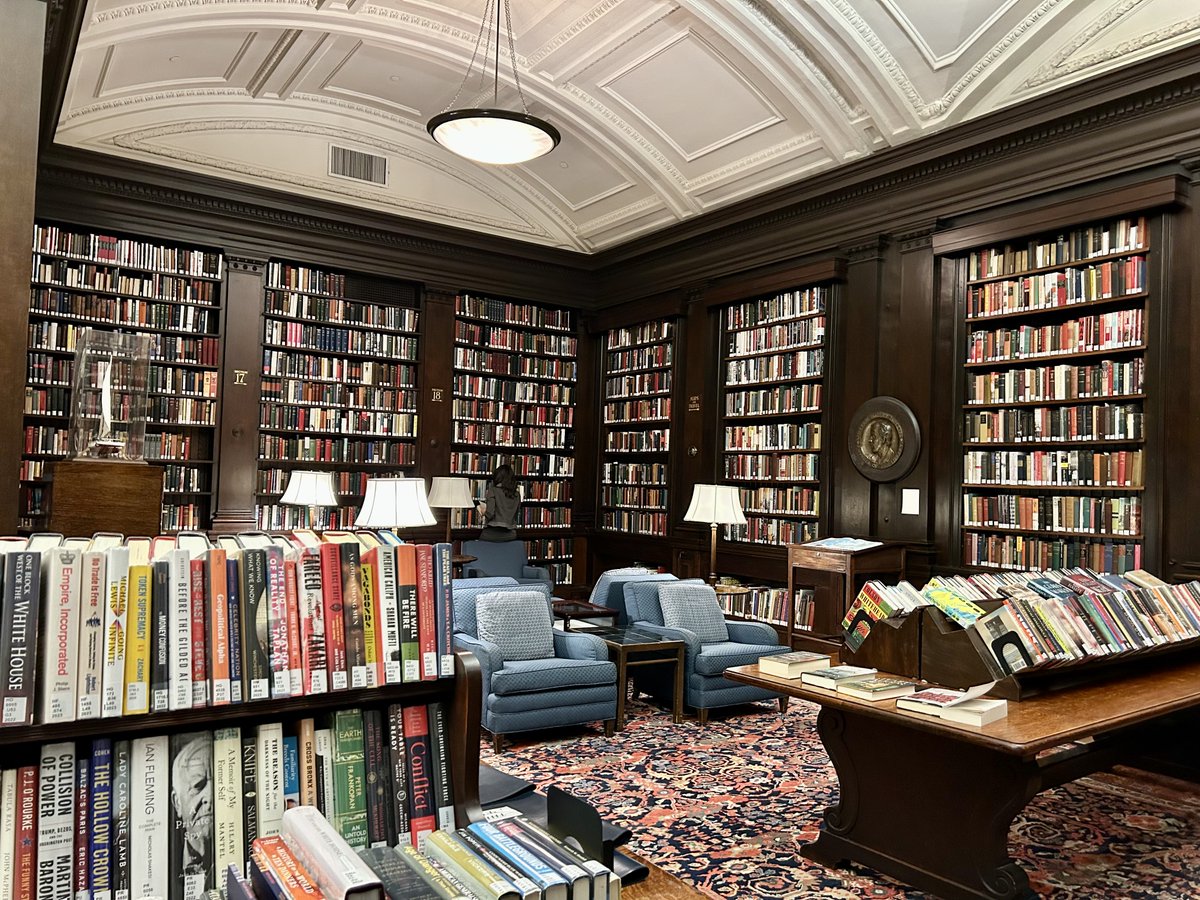 I.S. Berry | THE PEACOCK AND THE SPARROW tweet media