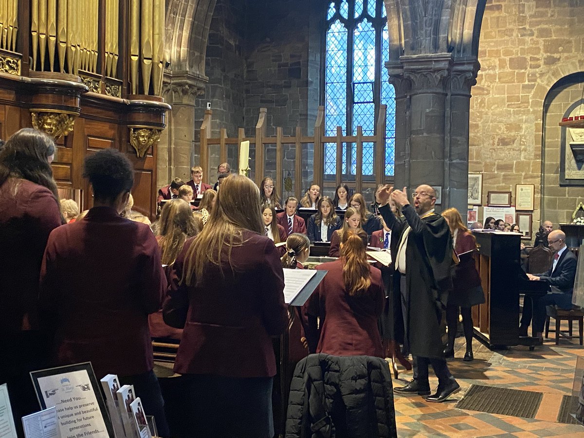 StaffordGrammar's tweet photo. A great end to the School year with our Carol Service @StMarysStafford Happy Christmas! https://t.co/LRP3b1mq6t