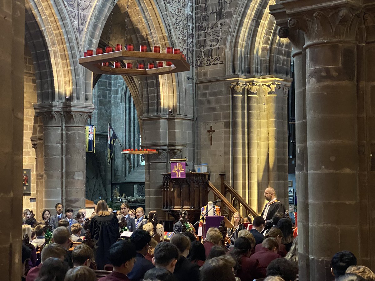 StaffordGrammar's tweet photo. A great end to the School year with our Carol Service @StMarysStafford Happy Christmas! https://t.co/LRP3b1mq6t