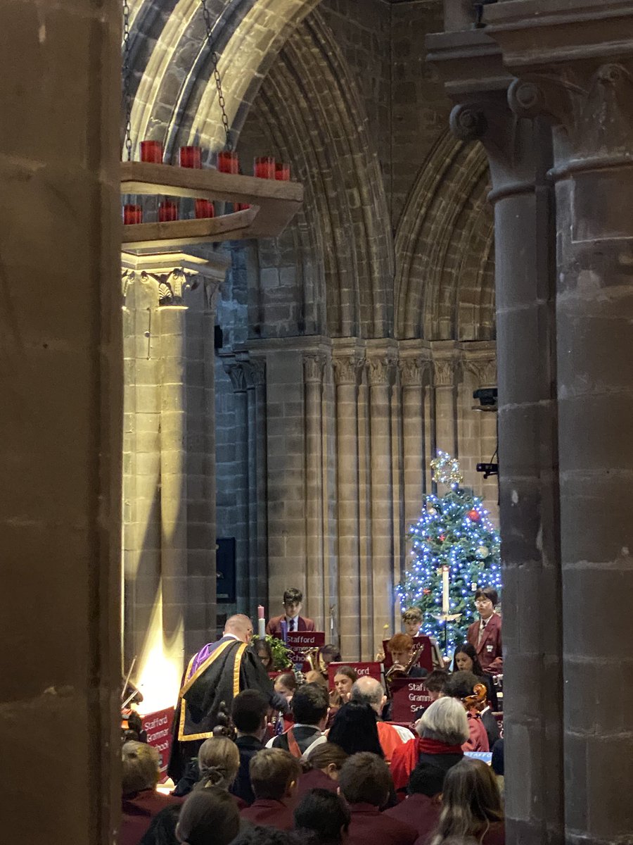 StaffordGrammar's tweet photo. A great end to the School year with our Carol Service @StMarysStafford Happy Christmas! https://t.co/LRP3b1mq6t