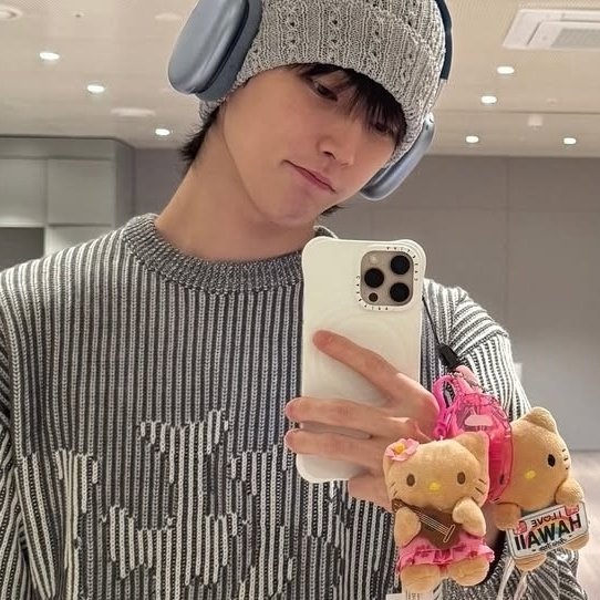 niko 🍀.⋆ #GLOW tweet media