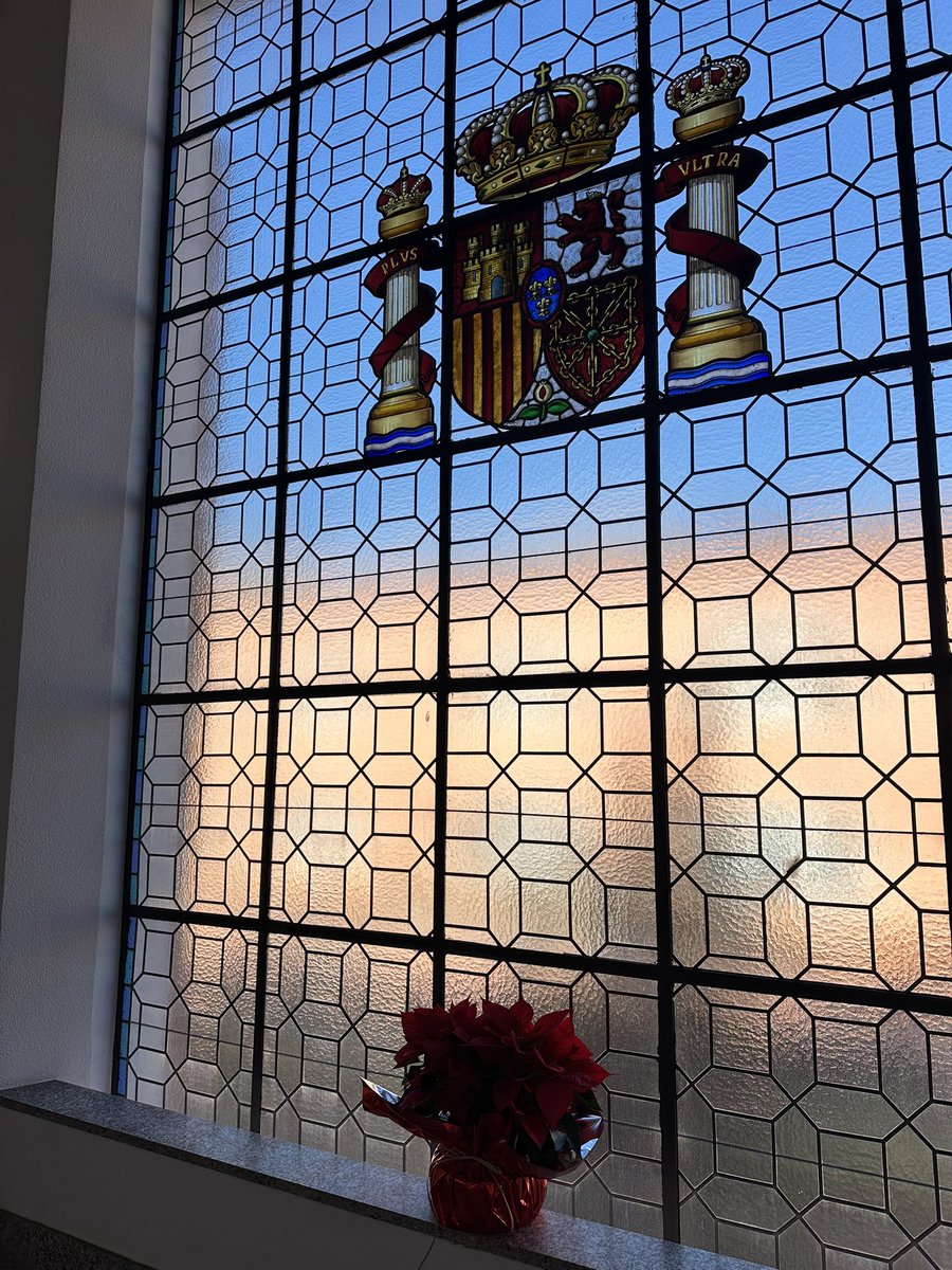 This Tuesday at the Instituto de Estudios Fiscales, as part of the <a href="/oeg_upm/">OEG UPM</a> team, I went to the presentation of the book "Comunicación Tributaria Clara". An interdisciplinary team, led by <a href="/emontoliod/">Estrella Montolío</a>, establishes guidelines to make Treasury (Hacienda) texts more accessible.