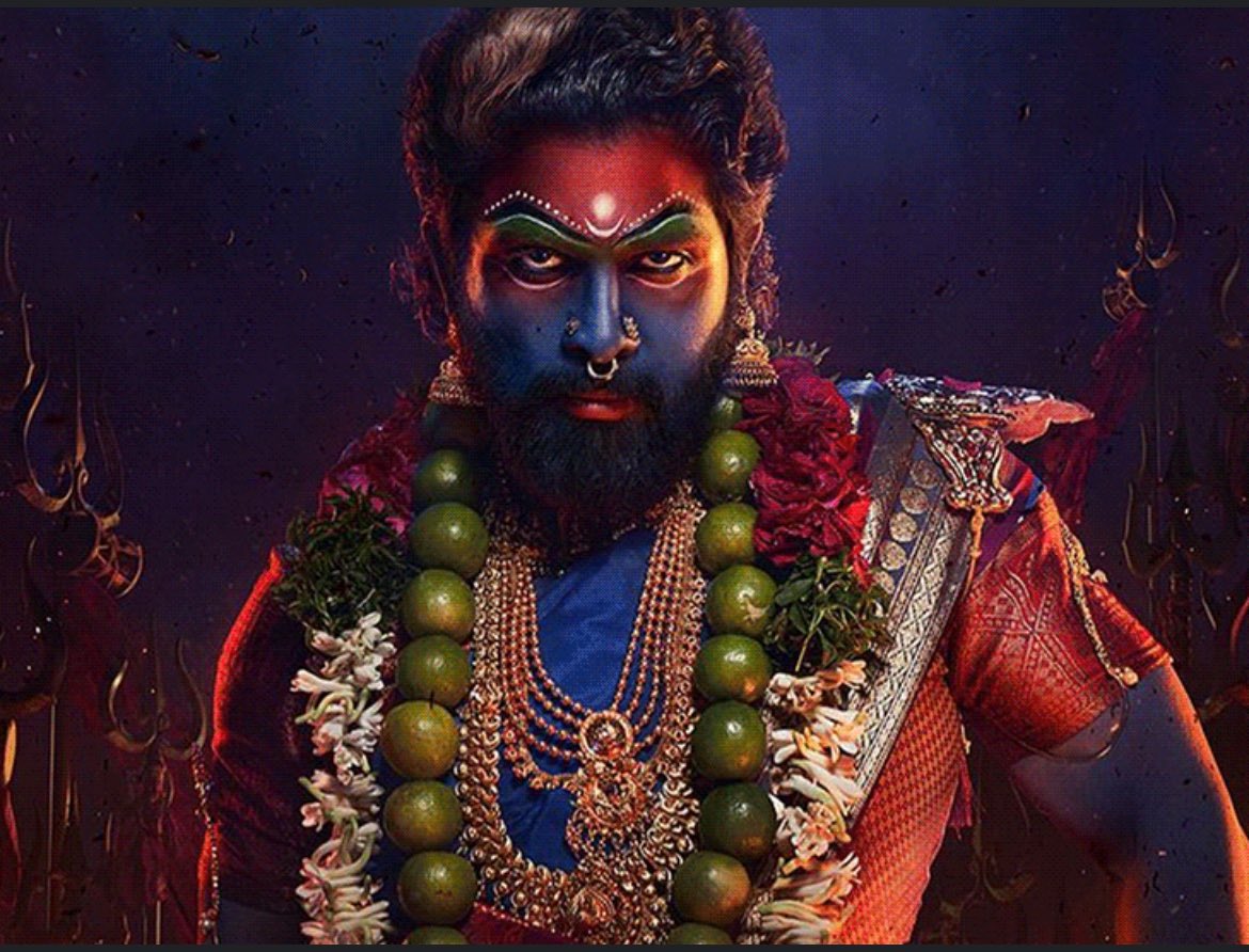 ChandanSharmaG's tweet photo. हर हिंदू अल्लू अर्जुन के साथ है क्योंकि यहां राजनीति हो रही है, सभी लोग रिहाई का मांग कीजिए 🔥

अल्लू अर्जुन को पवन कल्याण का भतीजा होना महंगा पड़ा क्योंकि राजनीति बहुत गंदी चीज़ है।

अल्लू अर्जुन का हिंदुत्ववादी होना महंगा पड़ा क्योंकि वामपंथी और विधर्मी सरकार कैसे बर्दाश्त कर सकती है कि सिनेमा जगत में हिंदुत्व का डंका बज रहा है?

अल्लू अर्जुन को ना चाय पीने का मौका दिया गया, ना नाश्ता करने दिया गया और ना ढंग का कपड़ा पहने दिया गया जल्दबाजी में जैसे तैसे उठा कर ले गई है, क्या हैदराबाद में सेलिब्रिटी के साथ इस प्रकार का व्यवहार किया जाता है क्योंकि यह एक राजनेता का रिश्तेदार है जो भाजपा को समर्थन देता है?

जबकि मृतक के पति का भी बयान सामने आया है कि उन्हें भी इस विषय में जानकारी नहीं था कि अल्लू अर्जुन का गिरफ्तारी होने वाला है, वह तत्काल प्रभाव से केस कैसे वापस लेना चाहते हैं तथा अल्लू अर्जुन का रिहाई चाहते हैं।

सबको मालूम है कि हैदराबाद में किसकी सरकार है और बदले की भावना से कारवाई किया गया है।