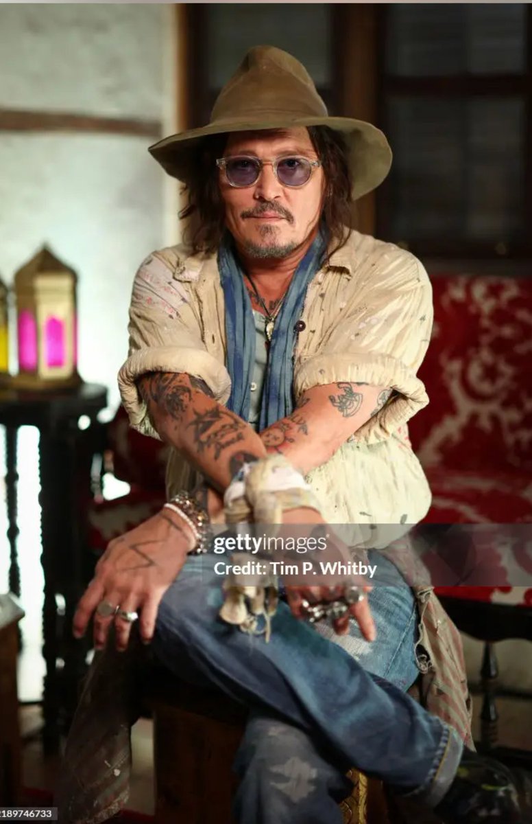 VancouverCaGirl's tweet photo. #JohnnyDeppIsALegend #JohnnyDeppIsLoved #JohnnyDepp https://t.co/wk7vsUQRtG