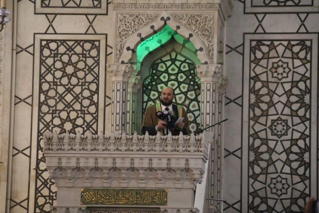 Basma34323088's tweet photo. المسجد الأموي في أبهى حلة اليوم💚
أول مرّة مسؤول سوري (رئيس الحكومة) هو الخطيب
الجامع الأموي بأول #جمعة في سوريا الحرة 💚💚 https://t.co/gKmPo0d7bM