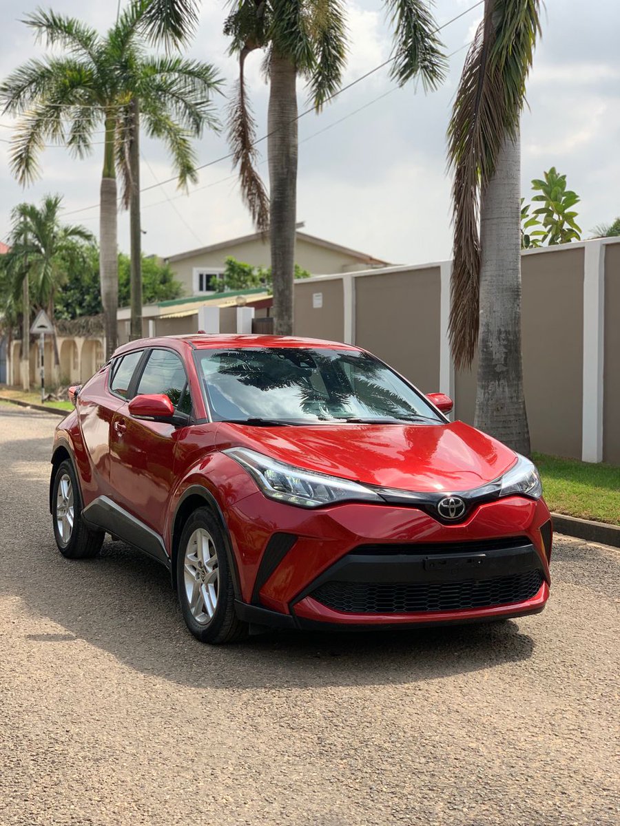 KOFISMART121's tweet photo. 2020 Toyota CH-R model is basic with a reverse camera and big android screen unregistered available slightly negotiable accident free, car was cleared recently touch down fresh in town https://t.co/3kcFZ4Q3kb