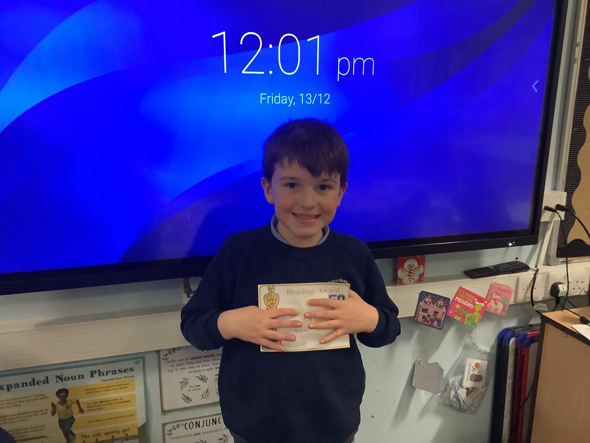 MrsVM_Thatto's tweet photo. Congratulations on achieving your award for reading 50 times.🏆📚🐛#ThattoPrim_Reading https://t.co/pmx19prMwk