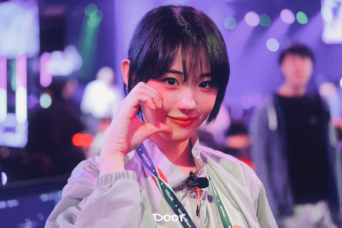 241213 #히나 Pre.

나영아 오늘 하루도 고생많았어 🩵🩵🩵

#QWER #냥뇽녕냥 #장나영 #Hina @hapycb https://t.co/5LTlaYKKOa