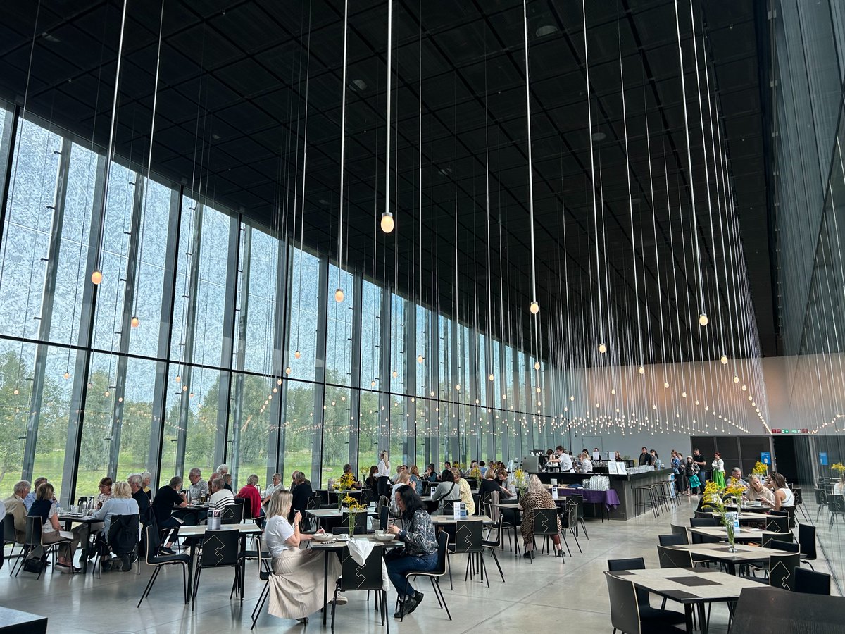 El Museo Nacional de Estonia (por los arquitectos <a href="/dgtarchitects/">DGT ARCHITECTS</a>) en Tartu, invita a descubrir la vida cotidiana de los estonios a lo largo de la historia. Todos los detalles de mi visita: soniagraupera.com/2024/12/que-ve… <a href="/unitartu/">University of Tartu</a> <a href="/visitestonia/">Visit Estonia</a> <a href="/Tartu2024/">Tartu 2024</a>
#GraupixTartu