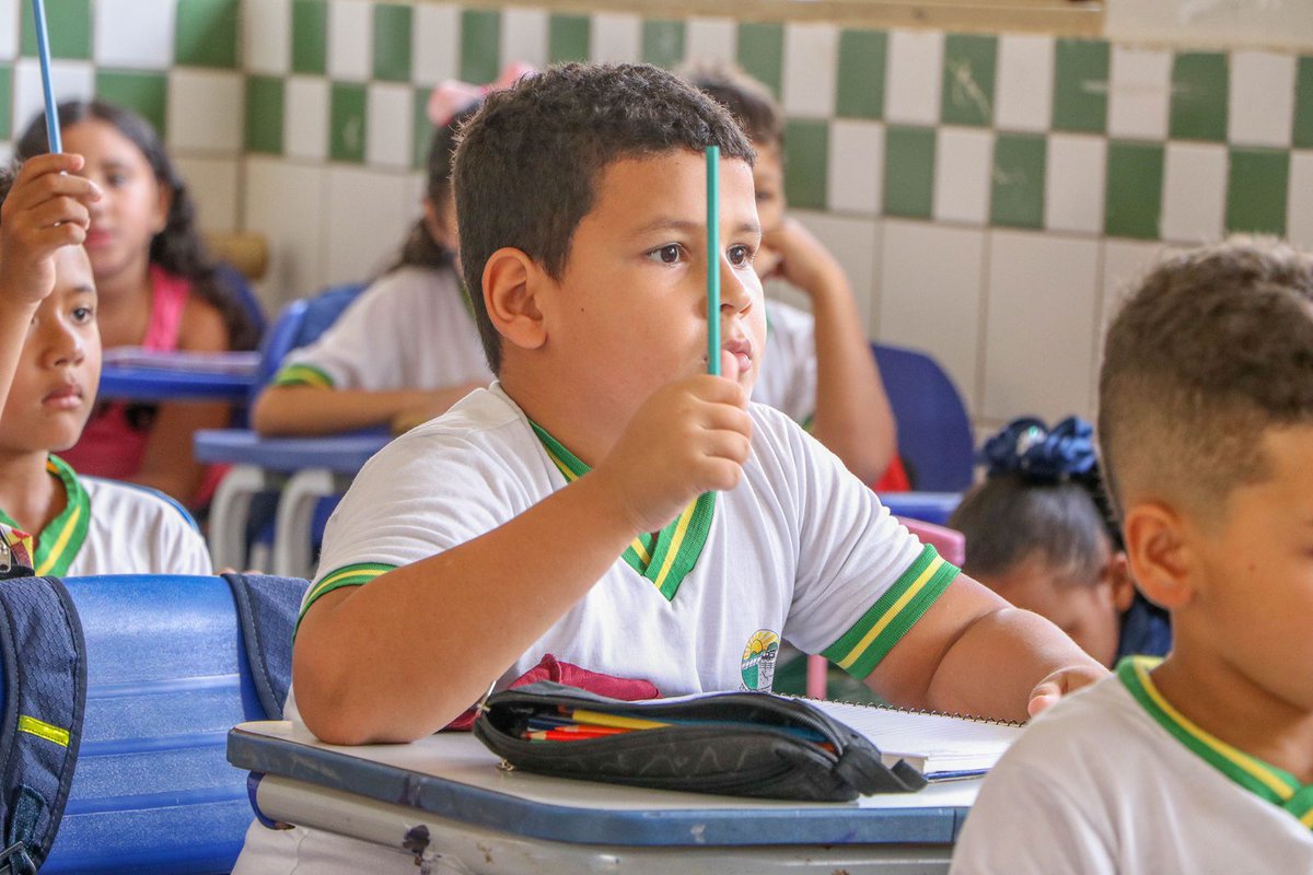fausto_costa's tweet photo. Senador Canedo vai implantar escolas de tempo integral em 2025...

Saiba mais: https://t.co/2kVt91Ze40 https://t.co/9NV4q9wqVb