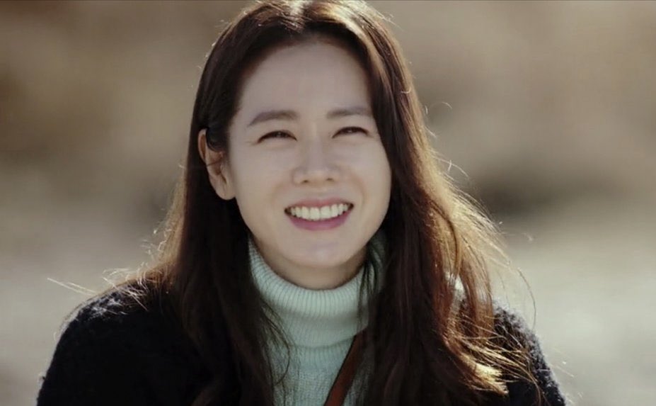 sonyejinpics's tweet photo. son yejin as yoon se-ri. the first episode of <𝘊𝘳𝘢𝘴𝘩 𝘓𝘢𝘯𝘥𝘪𝘯𝘨 𝘖𝘯 𝘠𝘰𝘶> was aired 5 years ago today. https://t.co/vuJa1blyhM