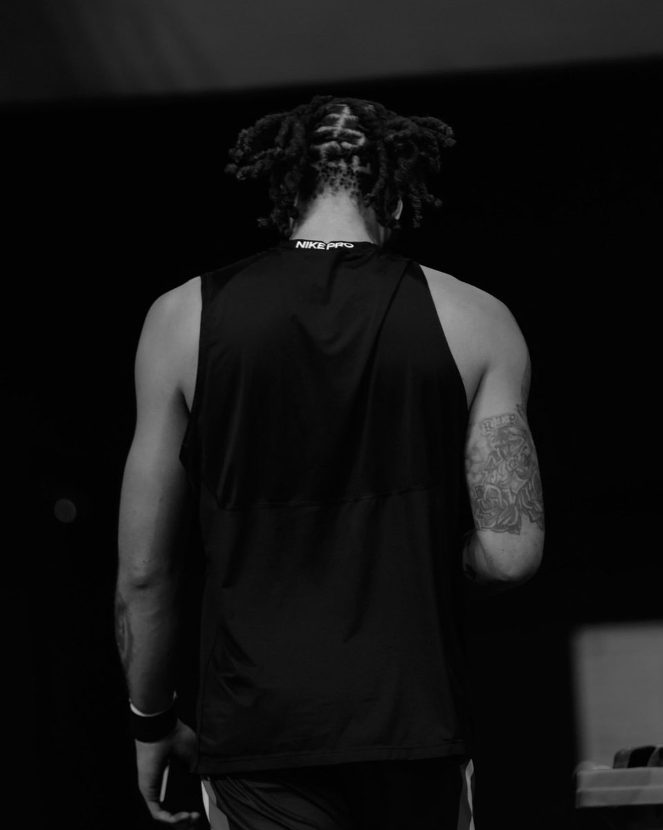 that_guy_steph's tweet photo. Life lately… 🚶🏽‍♂️ https://t.co/Y4DJnGqVTc
