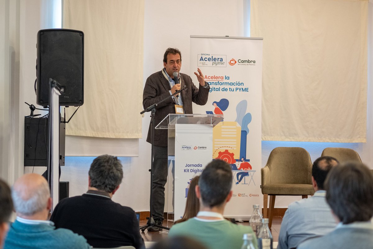 Gironanoticies's tweet photo. Una jornada de la Cambra de Comerç de Palamós dona les claus per digitalitzar els negocis locals  https://t.co/d8CbkonVln

L'especialista Genís Roca recomana adaptar-se a les necessitats del client amb eines senzilles com WhatsApp i Bizum  @genisroca  @cambrapalamos          
@polfages  @ericbertran