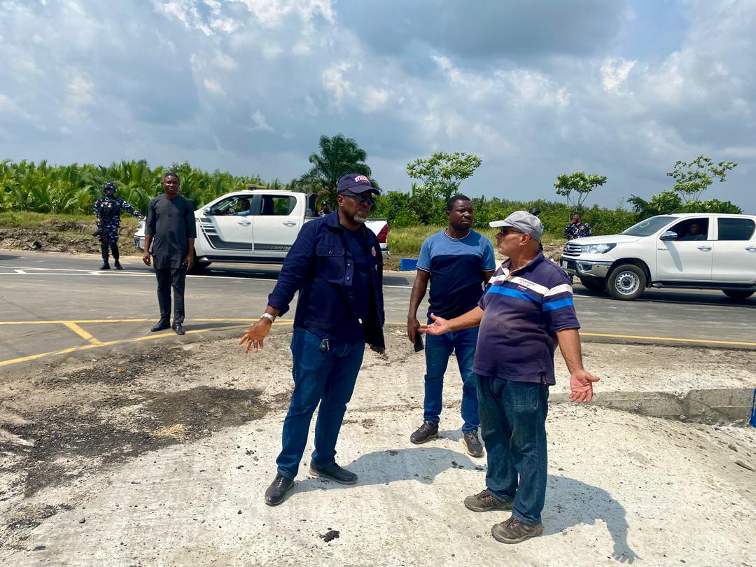 dykamadi's tweet image. The Hon. Commissioner for Works Rivers State, Olisaelloka Tasie-Amadi Esq. DSSRS and his team visited Opobo in preparation for the inauguration of 7 Kilometres Opobo Ring Road Project in Opobo/Nkoro Local Government Area billed to hold on Monday, 16/12/2024

#MoW
#SimIsWorking