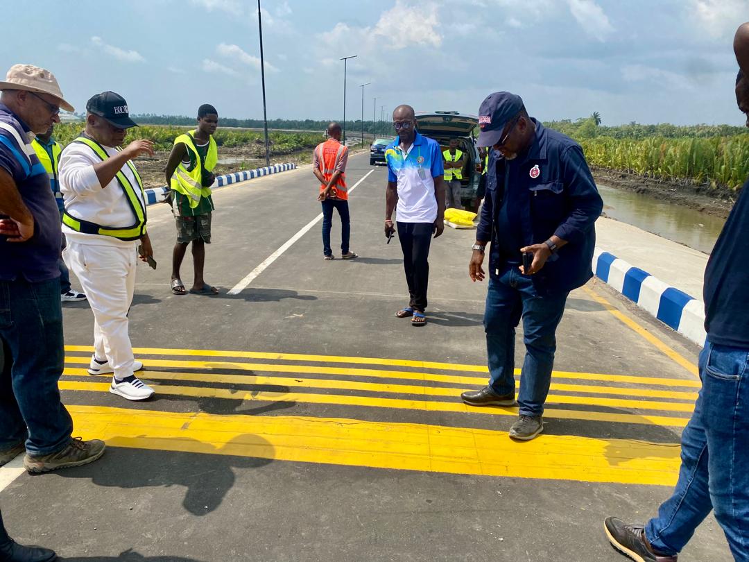 dykamadi's tweet image. The Hon. Commissioner for Works Rivers State, Olisaelloka Tasie-Amadi Esq. DSSRS and his team visited Opobo in preparation for the inauguration of 7 Kilometres Opobo Ring Road Project in Opobo/Nkoro Local Government Area billed to hold on Monday, 16/12/2024

#MoW
#SimIsWorking