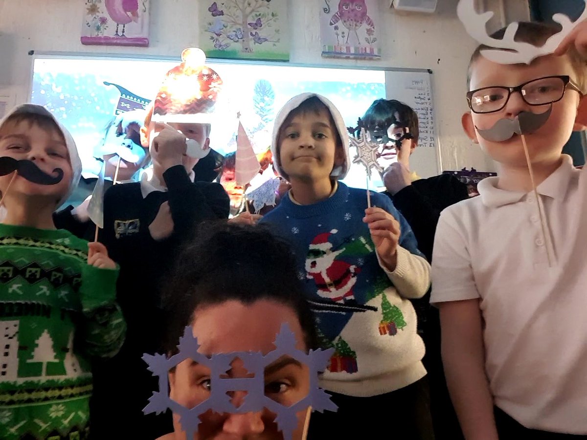 Mrs Nicholson (@mrsnicholsoncps) on Twitter photo #TwinkleToes Challenge no.6!
Christmas sELFie ๐คณ (it would have been easier herding cats today! ๐
) <a href="/carronshoreps/">Carronshore Primary</a> #Friday13th #TwinkleToes Challenge no.6!
Christmas sELFie ๐คณ (it would have been easier herding cats today! ๐
) <a href="/carronshoreps/">Carronshore Primary</a> #Friday13th
