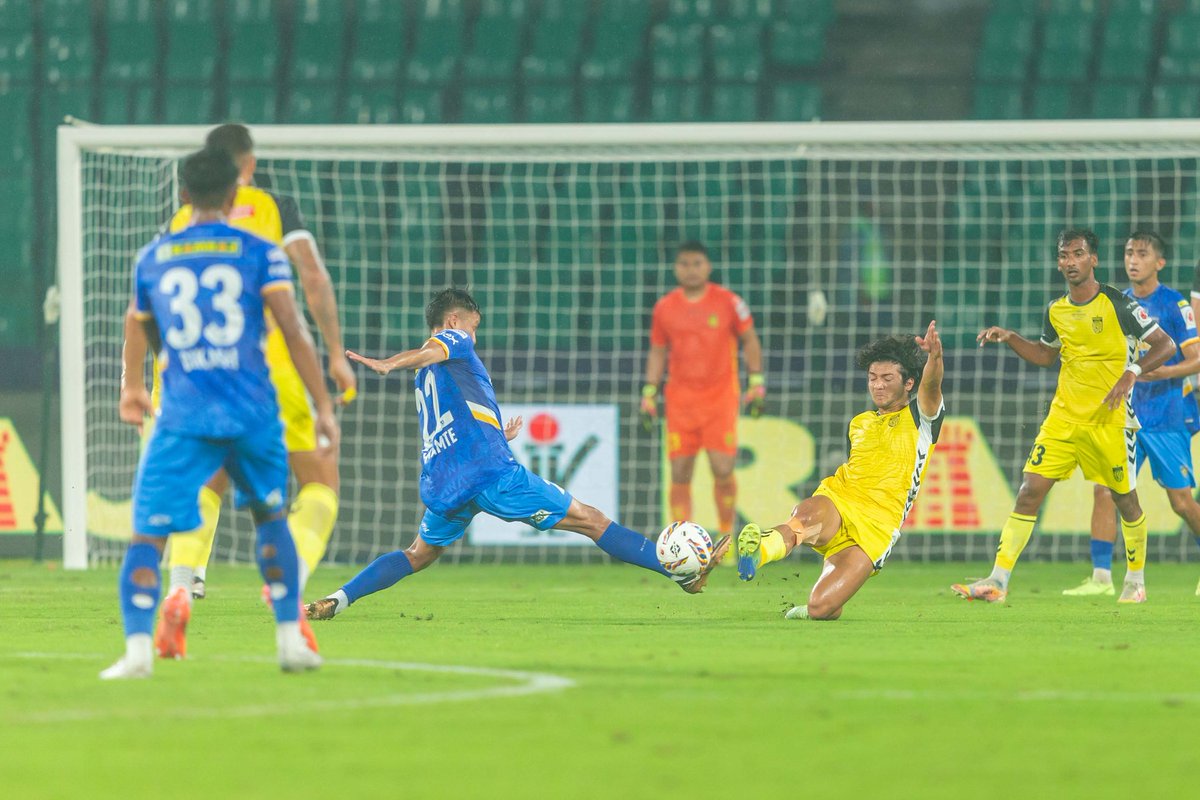 HydFCOfficial's tweet photo. ๐ธ From an unlucky night in Chennai!
#CFCHFC #TheNawabs ๐๐ค https://t.co/LvCUqG3ppq
