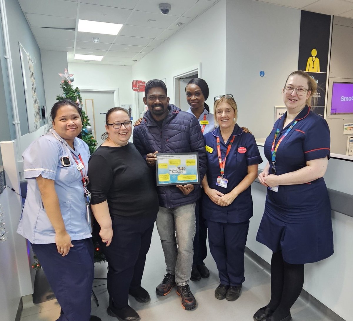 uhl_DOE's tweet photo. Deputy Head of Nursing for ED Julie Burdett came to congratulate Augustin Raj on his Patient Feedback award too! 😀 @sueburtonDCN  @Leic_hospital https://t.co/AcajKA8JDA
