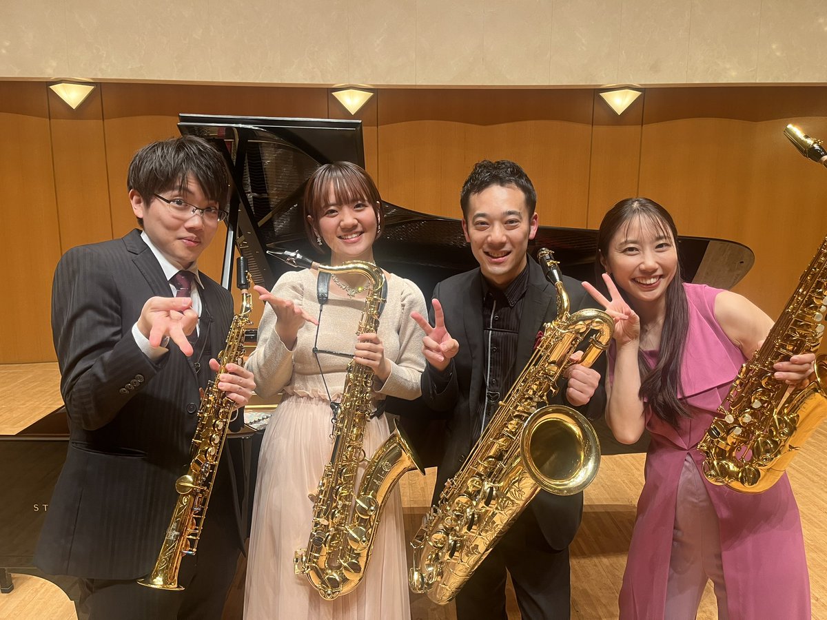 美しい風景を巡るコンサート@フィリアホールでした！集合写真のフィナーレ味がすごい😂✨✨

このカルテットも終わってしまうのが寂しいです〜🥲みなさまお世話になりありがとうございました！