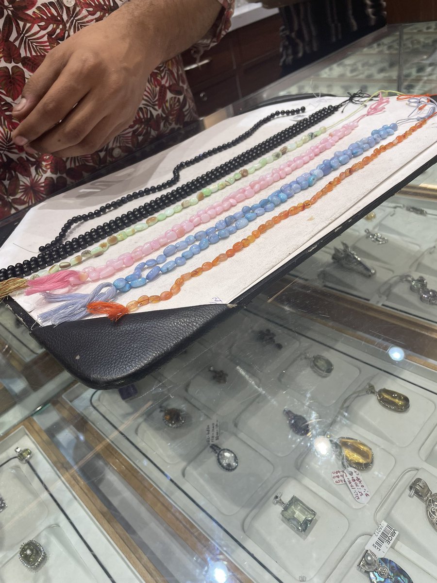 카넬리언 퀄리티가 너무 좋았어요 저렇게 맑은 컬러는 첨 보는거 같은데