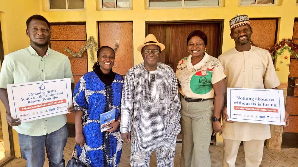 jdevfoundation's tweet image. We paid an advocacy visit to @Bishopkukah on the Youth Recommendations on Electoral Reforms. He commended the effort of JDEV, NDi and NED for their effort as this is timely and what is needed for Nigerians Democracy.  #NaijaYouthElectoralDemands @NDI @NEDemocracy