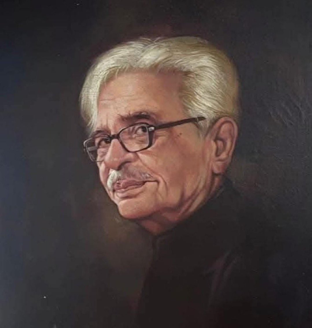 cbawankule's tweet photo. जीवनातील विसंगतीतून निर्माण होणारा विनोद आपल्या उपजत शोधक नजरेने टिपून जगाला आशयसंपन्न उत्तमोत्तम व्यंगचित्रे देणारे जागतिक कीर्तीचे व्यंगचित्रकार मनोहर सप्रे यांच्या निधनाने रेषा अबोल झाल्या. 

व्यंगचित्रे ही निव्वळ हसवण्यासाठी असतात ही समजूत नाकारून दैनंदिन जगण्यातील वास्तव मांडण्याची विलक्षण हातोटी त्यांनी साधली होती. म्हणूनच, गेल्या पाच - सहा पिढ्या त्यांच्या व्यंगचित्रांनी घडवल्या. 
खुद्कन हसू, अरेच्या... मस्त, हे असेच असेल.. ओहsss  असे शब्द अकस्मातपणे ओठांवर येणारी व्यंगचित्रे सप्रे यांनी मराठी, इंग्लिश वर्तमानपत्रे, दिवाळी अंकातून घरोघरी पोचविली. 

माणसाच्या आयुष्यात तिरक्या - उभ्या आणि वाकड्या रेषांचा आधार किती असू शकतो ते सप्रेंची व्यंगचित्रे बघून कोणीही सांगेल. आपल्याशी बोलणाऱ्या रेषा हा त्यांच्या व्यंगचित्रांचा संपन्न आशय होता.

अर्ध्या शतकाहून अधिक काळ कार्यरत राहून मनोहर सप्रे यांनी व्यंगचित्रांच्या माध्यमातून मराठी व्यंगचित्र क्षेत्रात लक्षणीय योगदान दिले आहे. वर्तमानपत्रात उमटणारी अक्षरे जितकी महत्व ठेवून असतात; तितकेच महत्व सप्रेंच्या व्यंगचित्राचे होते. आपण एक मानवी स्वभाव स्पंदनांचा मौलिक ठेवा गमावल्याने दुःख मला झाले. 
एका आशयघन चित्रऋषिला आपण मुक्लो.

माझी विनम्र श्रद्धांजली!!