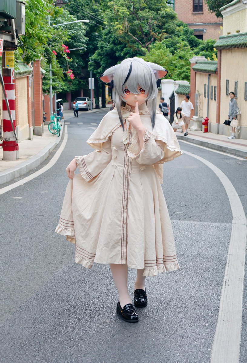 “嘘~”
📷：<a href="/EkoKobayas86791/">羽茜_Kobayashi</a>
后勤：<a href="/KAMINEKO2333/">神鬼猫</a>